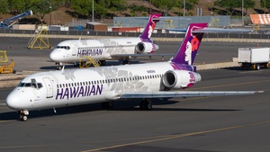 Photo of N490HA - Boeing 717-2CM operated by Hawaiian Airlines