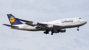 Photo of D-ABVW - Boeing 747-430 operated by Lufthansa