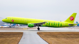 Photo of VQ-BQH - Airbus A321-211 operated by S7 Airlines