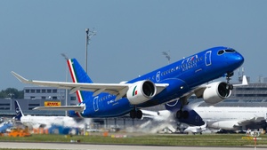 Photo of EI-HHJ - Airbus A220-300 operated by ITA Airways