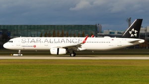 Photo of TC-JSG - Airbus A321-231 operated by Turkish Airlines