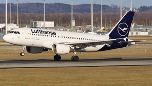 Photo of D-AIBK - Airbus A319-112 operated by Lufthansa CityLine