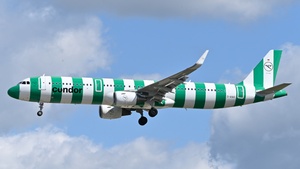 Photo of D-AIAG - Airbus A321-211 operated by Condor