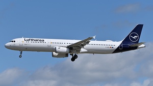 Photo of D-AIDI - Airbus A321-231 operated by Lufthansa