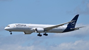 Photo of D-ABPO - Boeing 787-9 Dreamliner operated by Lufthansa