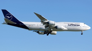 Photo of D-ABYC - Boeing 747-830 operated by Lufthansa