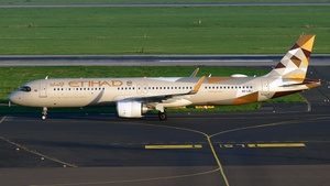 Photo of A6-LRJ - Airbus A321-251NX operated by Etihad Airways