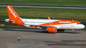 G-UZLS - Airbus A320-251N