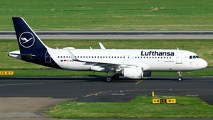 Photo of D-AIUP - Airbus A320-214 operated by Lufthansa
