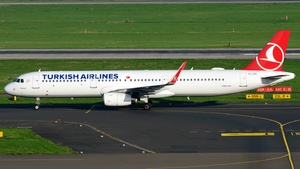 Photo of TC-JTG - Airbus A321-231 operated by Turkish Airlines