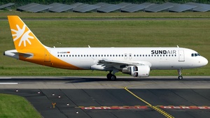 Photo of D-ASMR - Airbus A320-214 operated by Sundair