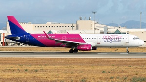 Photo of HA-LXQ - Airbus A321-231 operated by Wizz Air