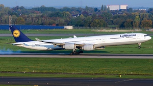 Photo of D-AIHW - Airbus A340-642 operated by Lufthansa