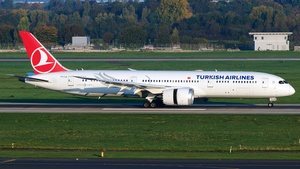 Photo of TC-LLN - Boeing 787-9 Dreamliner operated by Turkish Airlines