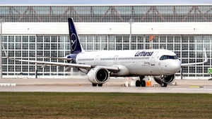 Photo of D-AIEH - Airbus A321-271NX operated by Lufthansa