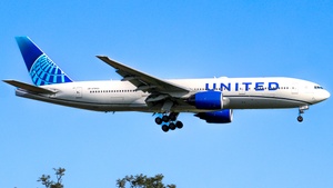 Photo of N788UA - Boeing 777-222(ER) operated by United Airlines