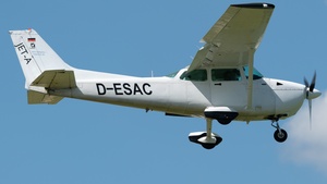 Photo of D-ESAC - Cessna 172P Skyhawk operated by Stuttgarter Fliegerclub