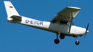 Photo of D-ETCR - Cessna 152 operated by Air Munich Aviation - Flugschule Jesenwang