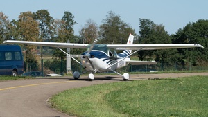 Photo of D-EDAA - Cessna 182T Skylane operated by Private