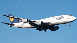 Photo of D-ABYJ - Boeing 747-830 operated by Lufthansa