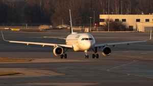 Photo of D-AIUL - Airbus A320-214 operated by Lufthansa