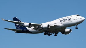Photo of D-ABVU - Boeing 747-430 operated by Lufthansa