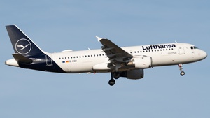 Photo of D-AIQW - Airbus A320-211 operated by Lufthansa