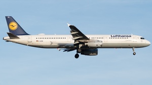 Photo of D-AIRM - Airbus A321-131 operated by Lufthansa