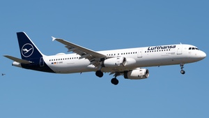 Photo of D-AIRO - Airbus A321-131 operated by Lufthansa