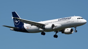 Photo of D-AIZD - Airbus A320-214 operated by Lufthansa