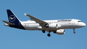 Photo of D-AIZI - Airbus A320-214 operated by Lufthansa