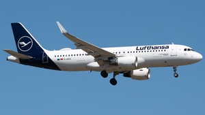 Photo of D-AIZS - Airbus A320-214 operated by Lufthansa