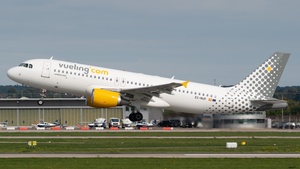 Photo of EC-NUP - Airbus A320-214 operated by Vueling