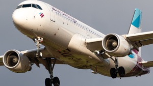 Photo of D-AEWJ - Airbus A320-214 operated by Eurowings