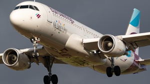 Photo of D-AEWP - Airbus A320-214 operated by Eurowings