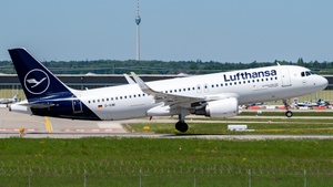 Photo of D-AIWI - Airbus A320-214 operated by Lufthansa