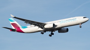 Photo of D-AIKH - Airbus A330-343 operated by Discover Airlines