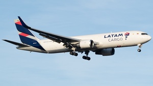Photo of N542LA - Boeing 767-316(ER)(BCF) operated by LATAM Cargo Colombia