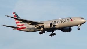 Photo of N771AN - Boeing 777-223(ER) operated by American Airlines