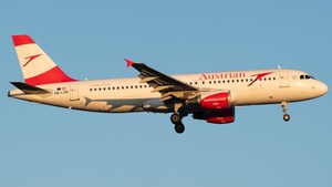 Photo of OE-LXB - Airbus A320-216 operated by Austrian Airlines