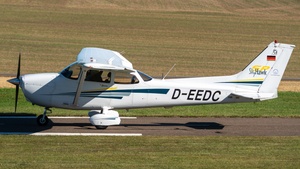 Photo of D-EEDC - Cessna 172S Skyhawk SP operated by Bundeswehr-Luftsportring Laupheim