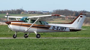 Photo of D-EJMT - Cessna 172N Skyhawk II operated by Private