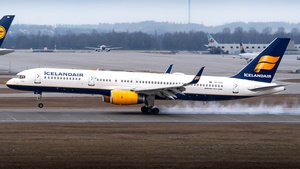 Photo of TF-FIO - Boeing 757-208 operated by Icelandair