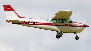 Photo of D-EEKL - Cessna 172P Skyhawk II operated by Fliegerverein München
