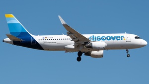 Photo of D-AIUR - Airbus A320-214 operated by Discover Airlines