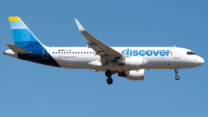 Photo of D-AIUT - Airbus A320-214 operated by Discover Airlines