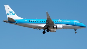 Photo of PH-EXU - Embraer ERJ-175STD operated by KLM Cityhopper