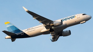 Photo of D-AIUU - Airbus A320-214 operated by Discover Airlines