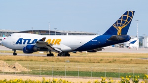Photo of N477MC - Boeing 747-47UF operated by Atlas Air
