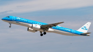Photo of PH-NXM - Embraer ERJ-195-E2 operated by KLM Cityhopper